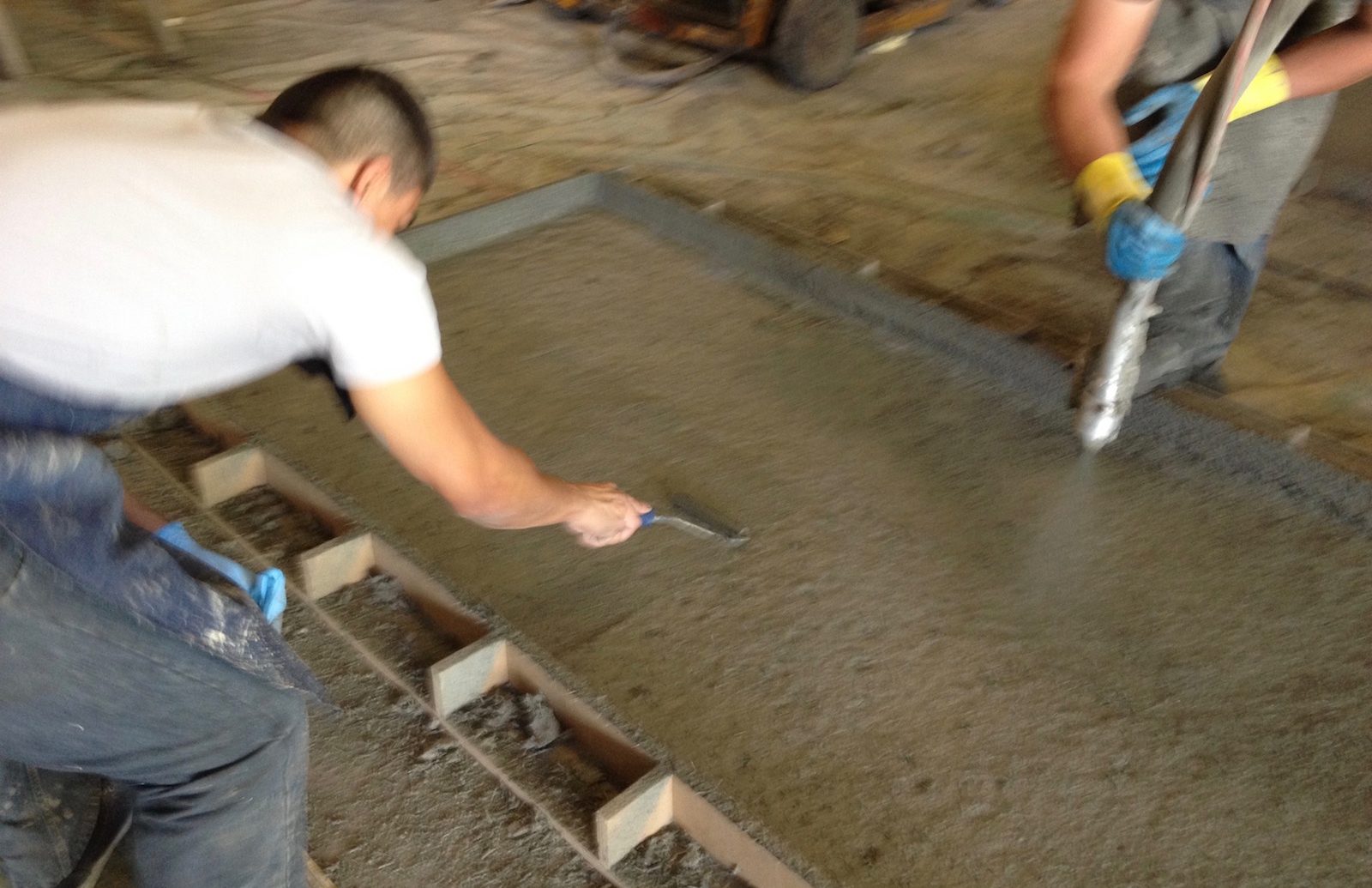 Mesa Precast Manufacturing Technique for GFRC | Spraying, Packing using Rollers